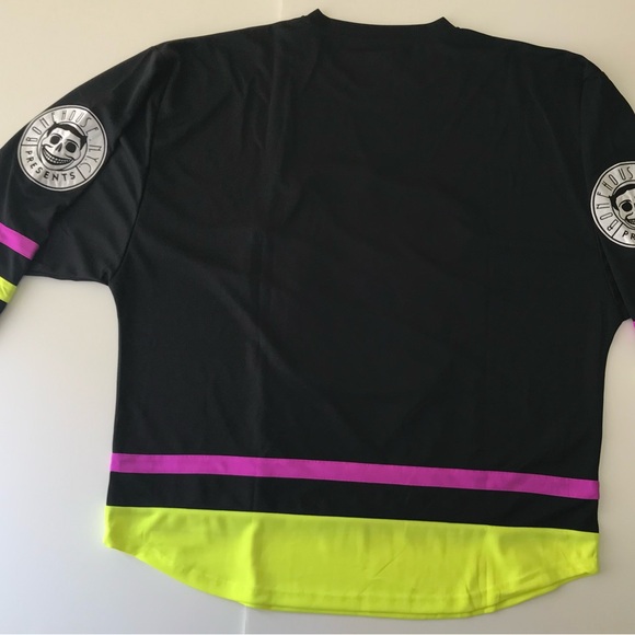 Size Large - Picture 9 of 16